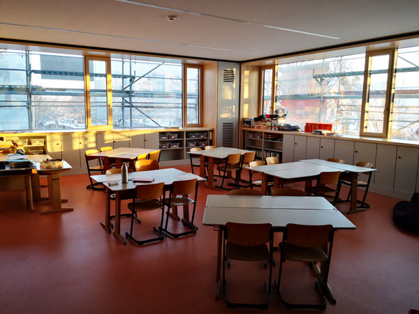 Klassenzimmer in neuem Licht